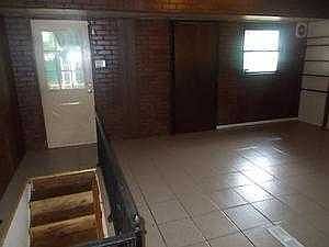 Kitchen eating area