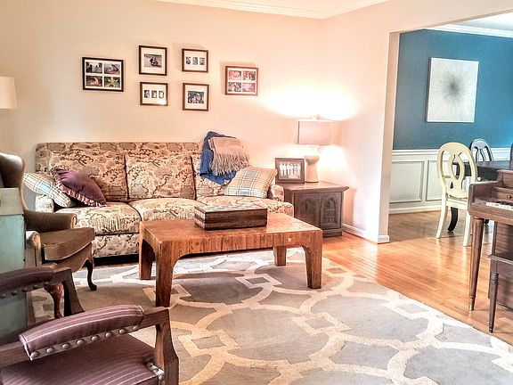 3rd image of 925 Alexandria Way