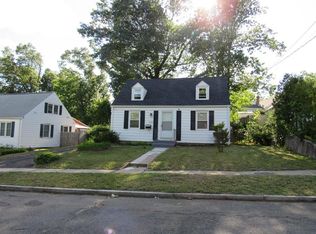 106 Balfour Dr, Springfield, MA 01118