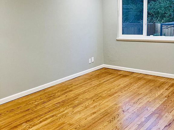 4th image of 2190 Valleywood Dr
