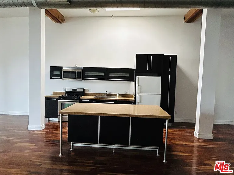652 Mateo St #306 — Photo 3
