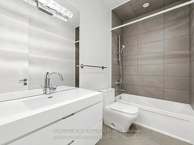 220 Roe Ave — Photo 25