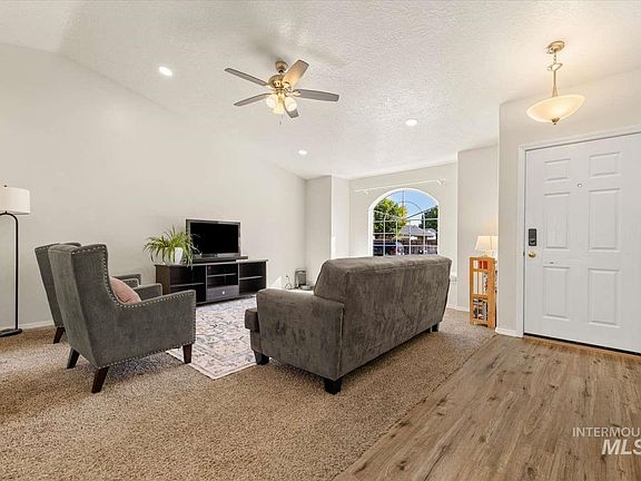 4th image of 16283 N Red Oak Dr