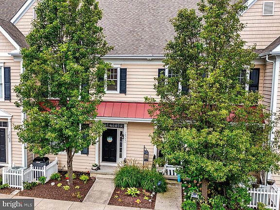 5th image of 18757 Bethpage Dr #14D