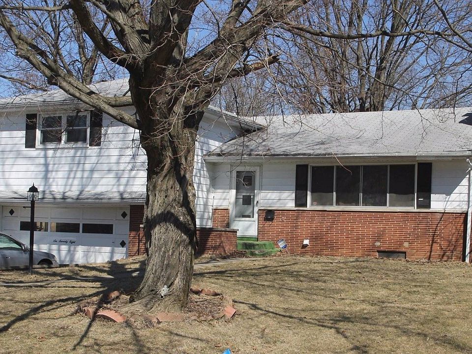 1st image of 678 Latham Ct