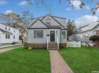 115 S Franklin Ave, Lynbrook, NY 11563