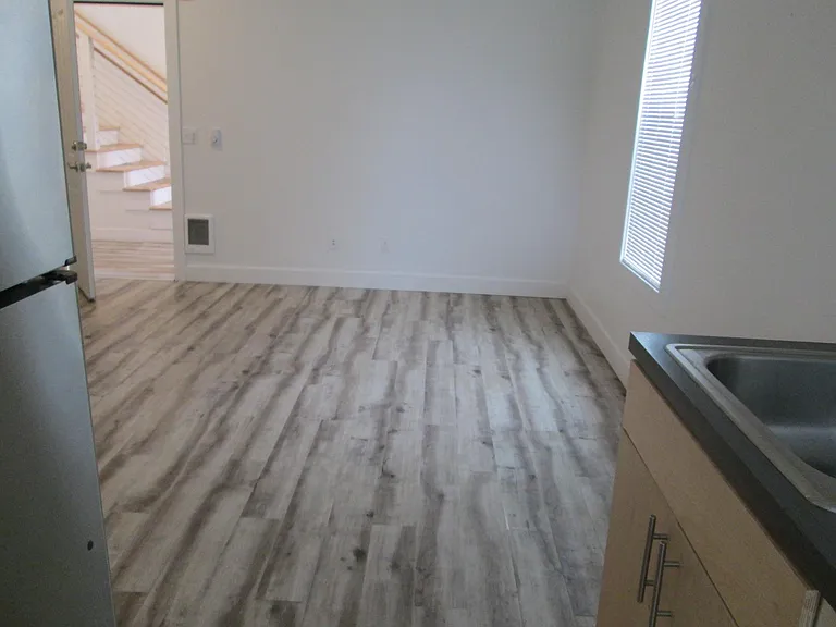 517 S Almon St #102 — Photo 9
