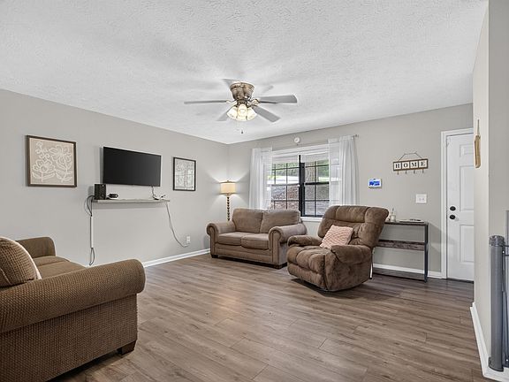 4th image of 1517 Burnham Rd