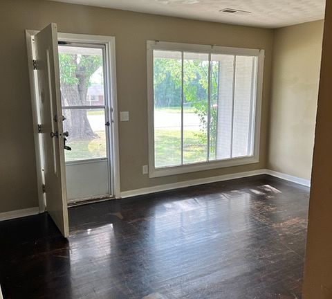 2nd image of 1406 Parkside Ct #A