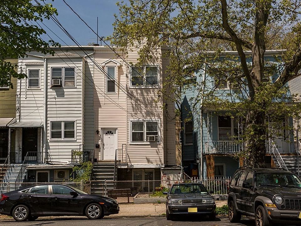1st image of 86 Waverly St
