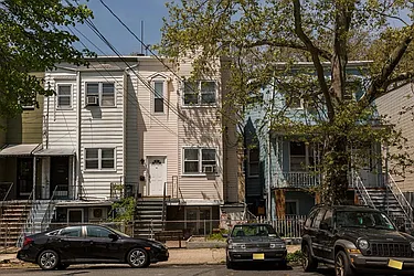 86 Waverly Street