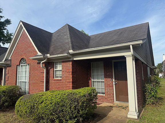 2nd image of 615 Ashley Glen Cir E