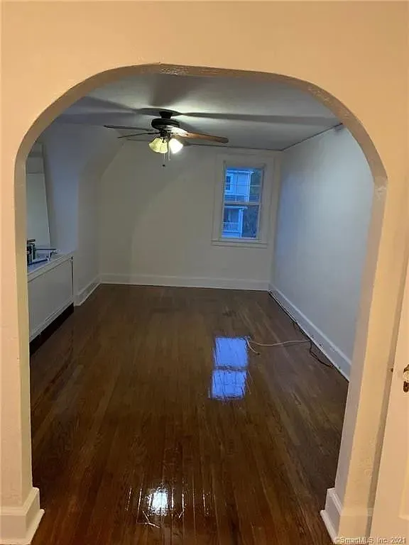 2 bed, 1.0 bath, 1177 sqft, $3,400 — Photo 3