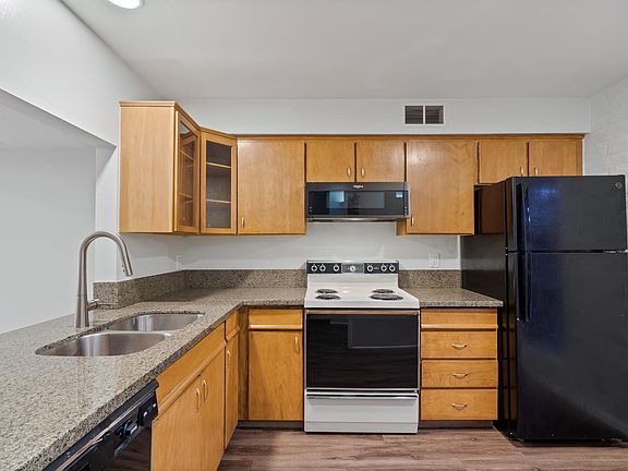 4th image of 2875 N Tucson Blvd APT 37