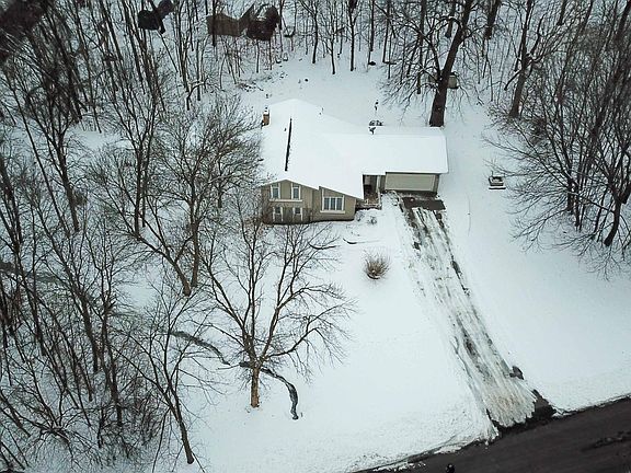 4th image of 8125 Spring Valley Rd