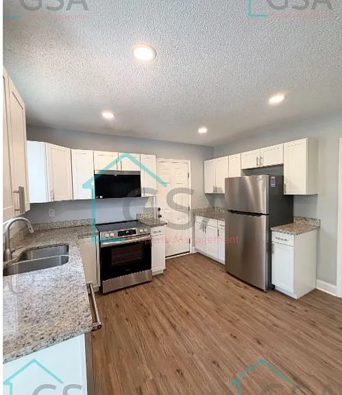 101 Hammond Ave — Photo 4