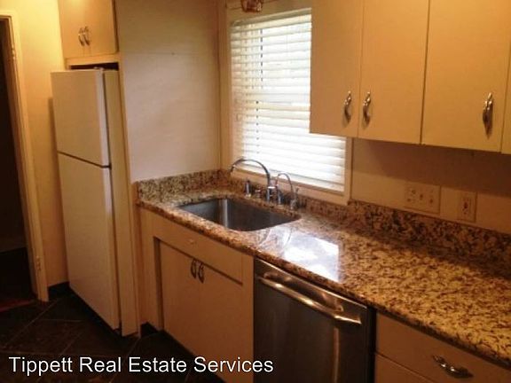 3rd image of 4128 Hilldale Ave