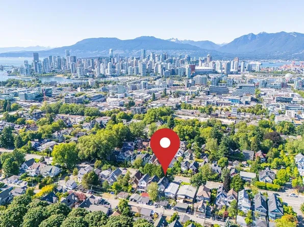 136 W 12th Ave, Vancouver, BC V5Y 1T7