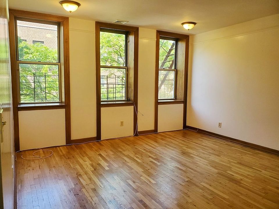 1st image of 350 Lincoln Pl #Ee