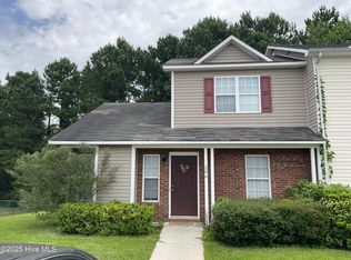 206 Woodlake Ct, Jacksonville, NC 28546