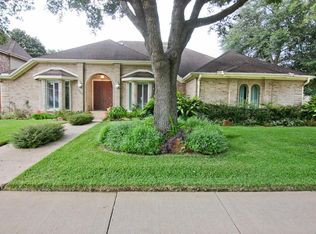 3207 Deer Creek Dr, Sugar Land, TX 77478