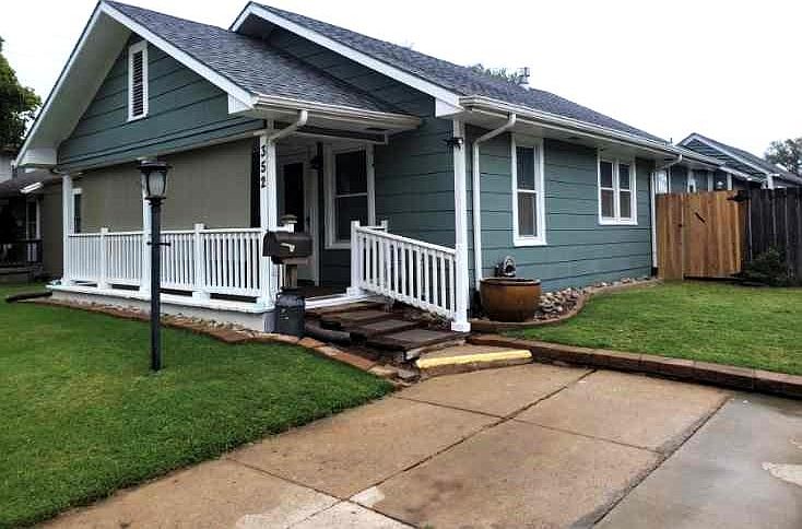 1st image of 352 N Columbia Ave