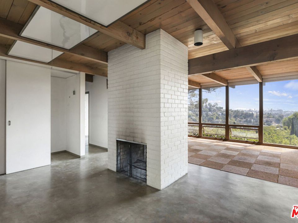 1st image of 2020 Mayview Dr