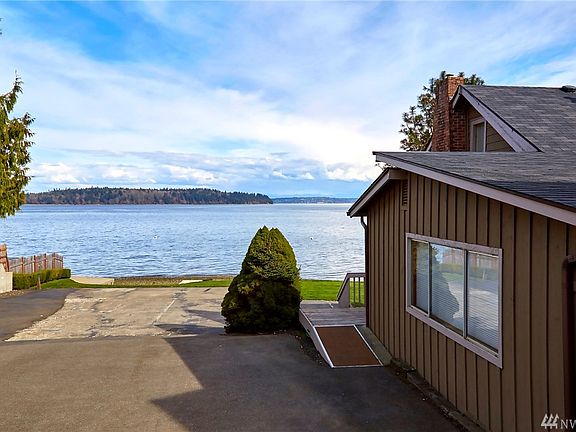 The views are phenomenal. There are steps ahead that lead to the water.  If you have a boat, you can dock it on your private buoy.