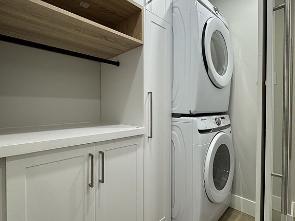 3rd image of 350 Rathburn Rd W Unit 1508