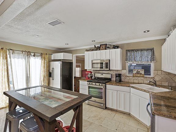 2nd image of 4174 California Ave