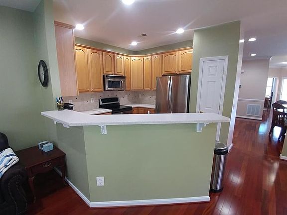 3rd image of 17163 Four Seasons Dr