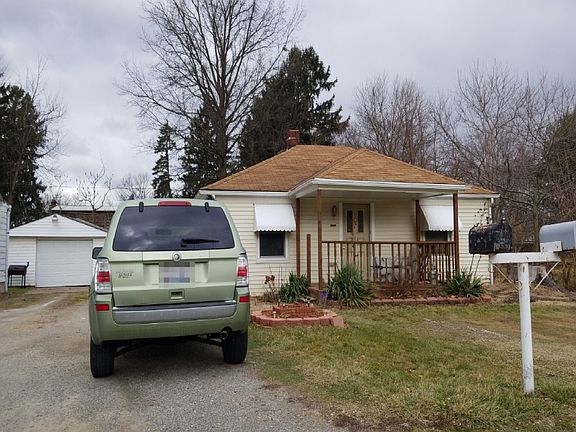 3rd image of 41396 Elmwood St