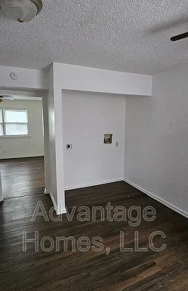 726 N 70th St — Photo 7