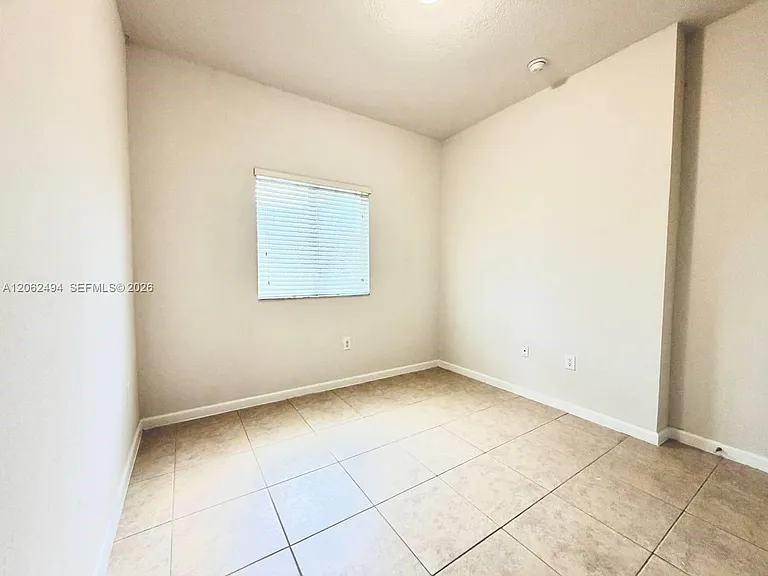 3431 W 80th St #202 — Photo 16