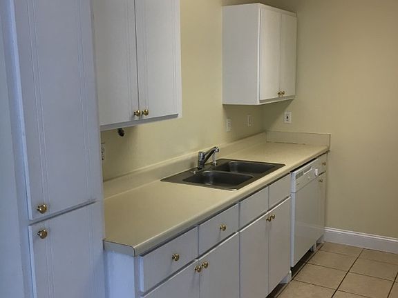 3rd image of 194 Lannes West Dr APT D