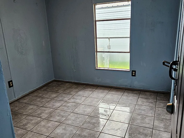 511 E Oakdale St #20 — Photo 6