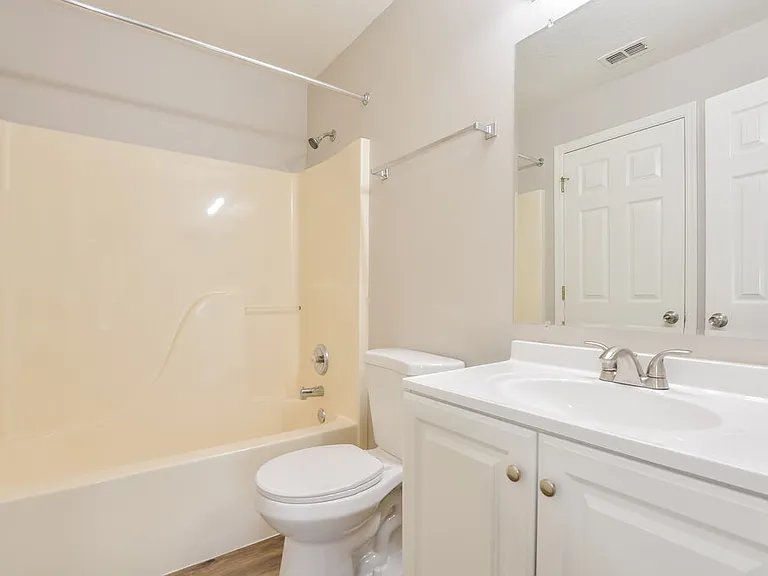2649 Winchester Cir — Photo 14