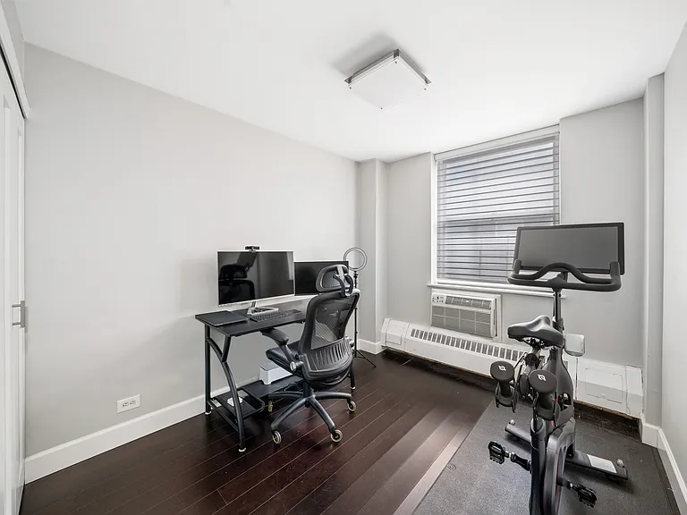 350 E 62nd St #4L — Photo 3