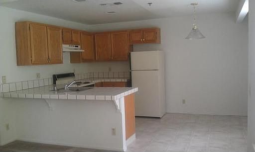 3rd image of 1040 Fulton Ave APT 16