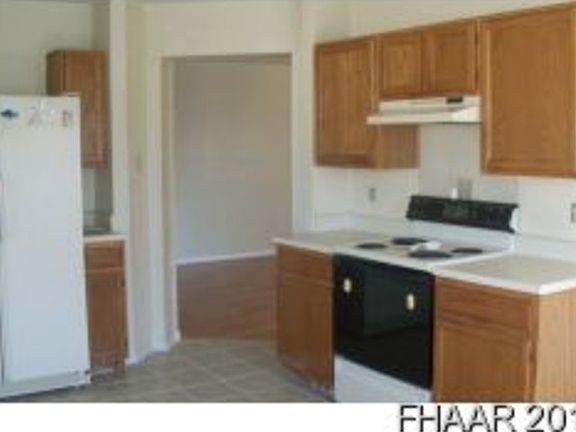 3rd image of 5102 Parkwood Dr