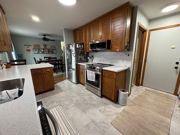 2nd image of 206 17th St NE