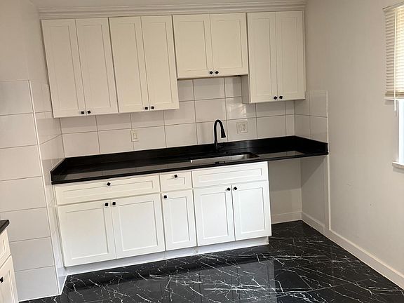 5th image of 30223 Hazelwood St #30223