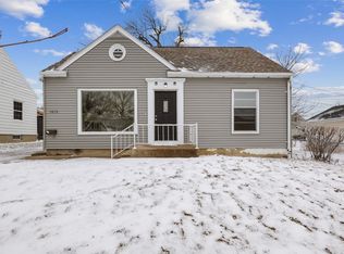 1015 33rd St SE, Cedar Rapids, IA 52403
