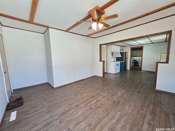 3rd image of 1428 Winnie Street
