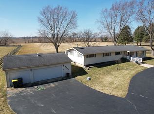 4605 S Ridgeway Rd, Ringwood, IL 60072