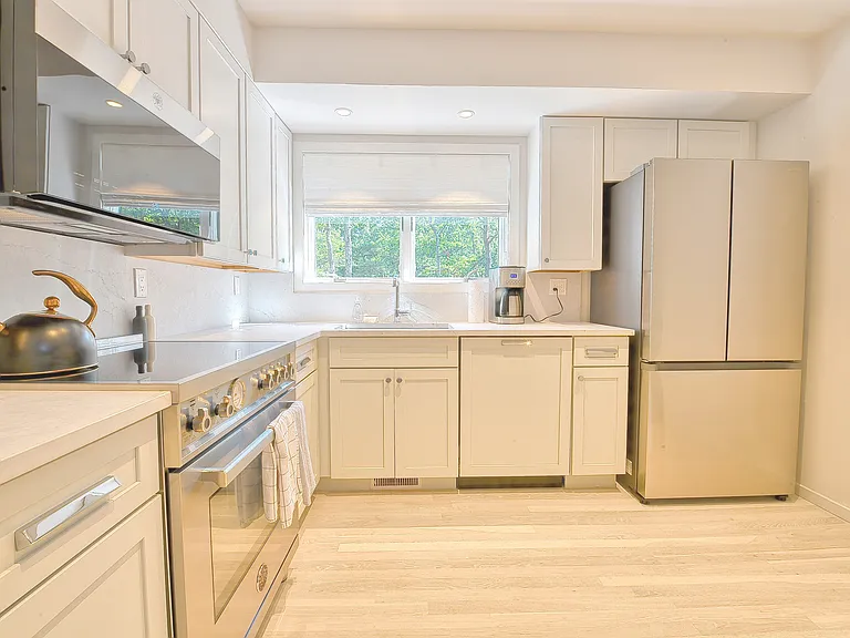 23 Wooded Oak Ln — Photo 12