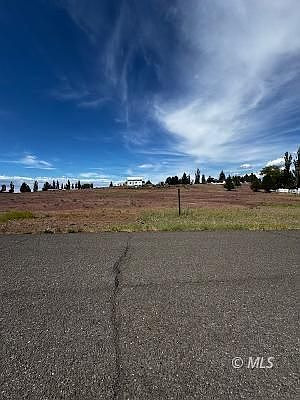 1st image of Lakeview Dr