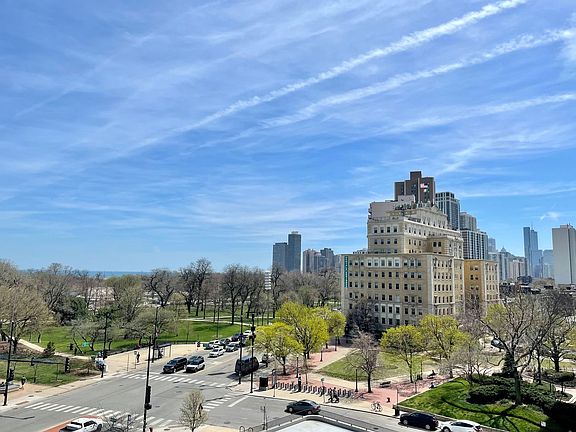 4th image of 2020 N Lincoln Park W APT 5J