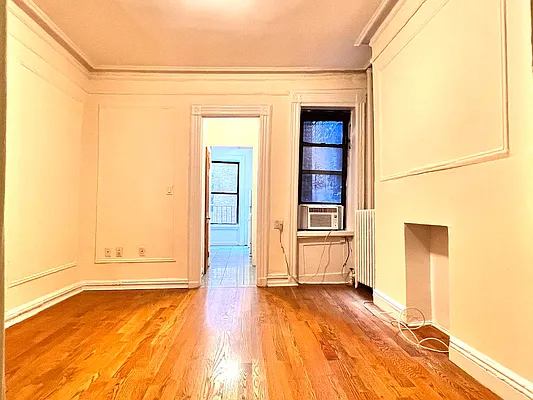 Rented by Compass | media 10