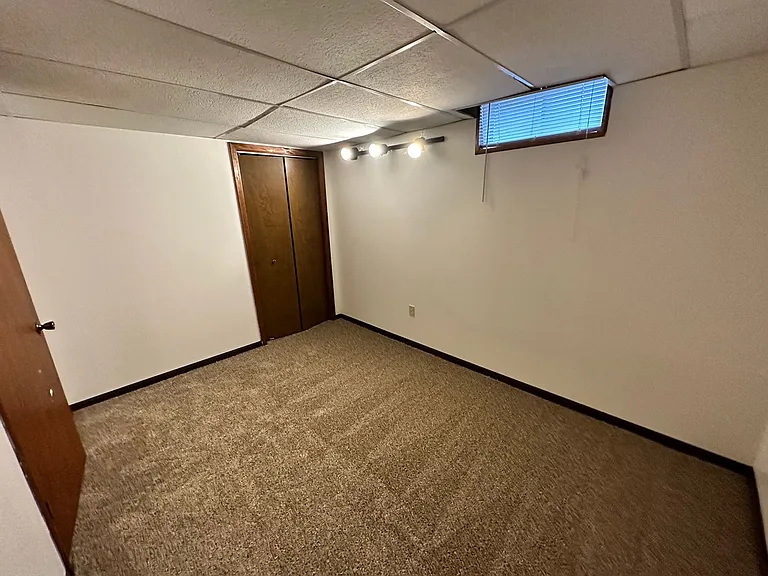 2321 W Sumner St — Photo 15